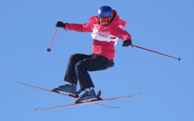 Kaiyun中国官网-谷爱凌云顶首秀晋级决赛 保留难度赛后淡定吃“饼”