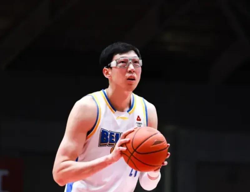 北京66-81浙江遭4坏消息!内线被虐,外援配置辣眼,球队无活力!